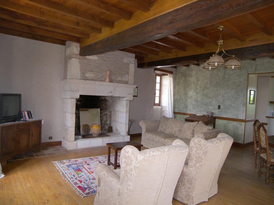 Communal lounge/ TV room, TV and multimedia, Living room