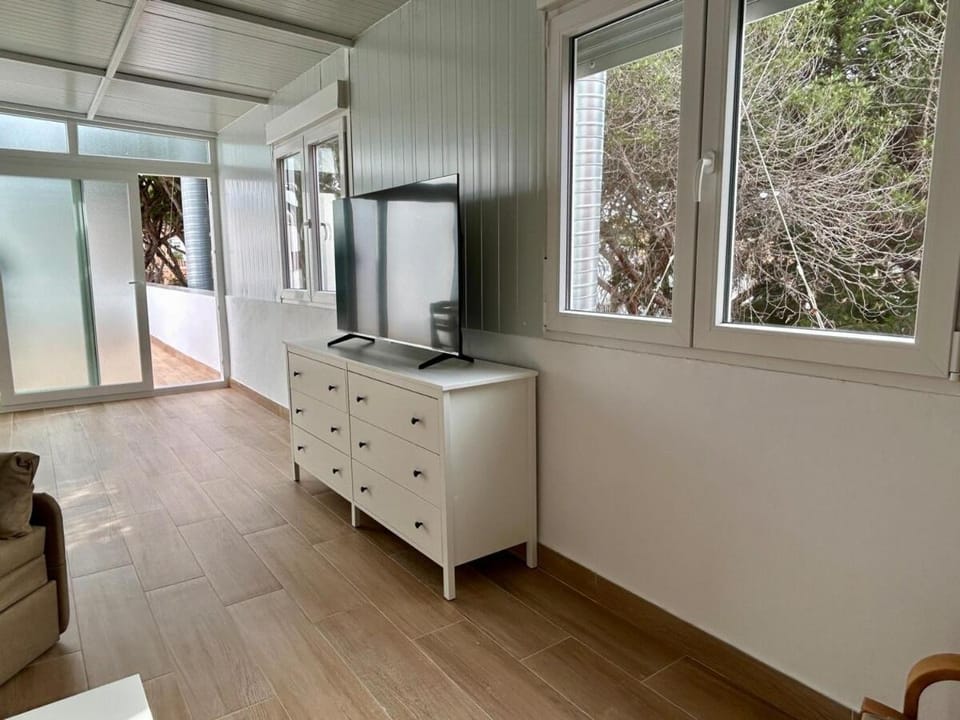 TV and multimedia, Kitchen or kitchenette
