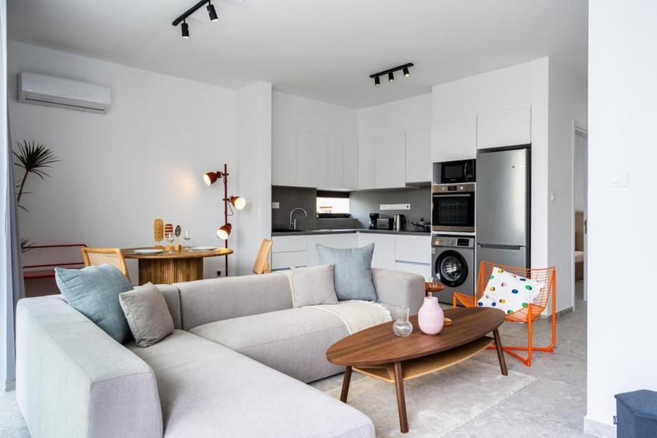Kitchen or kitchenette, Living room, Decorative detail, Seating area, Dining area, air conditioner