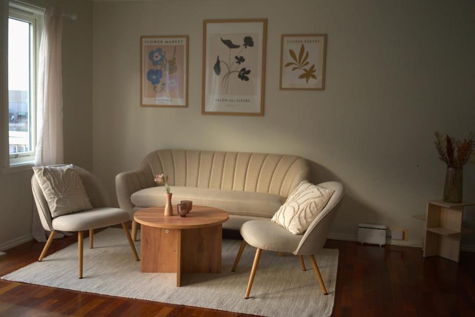 Living room, Seating area