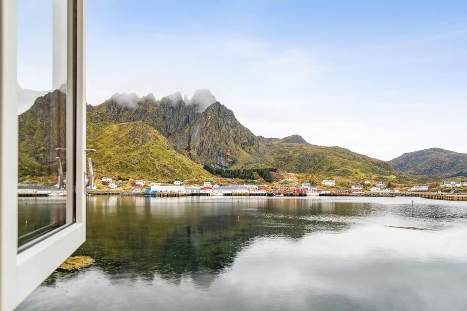 View (from property/room), Mountain view, Sea view