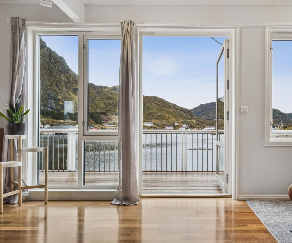 View (from property/room), Balcony/Terrace, Mountain view, Sea view