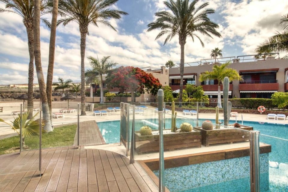 Day, Garden, Pool view, Swimming pool, sunbed