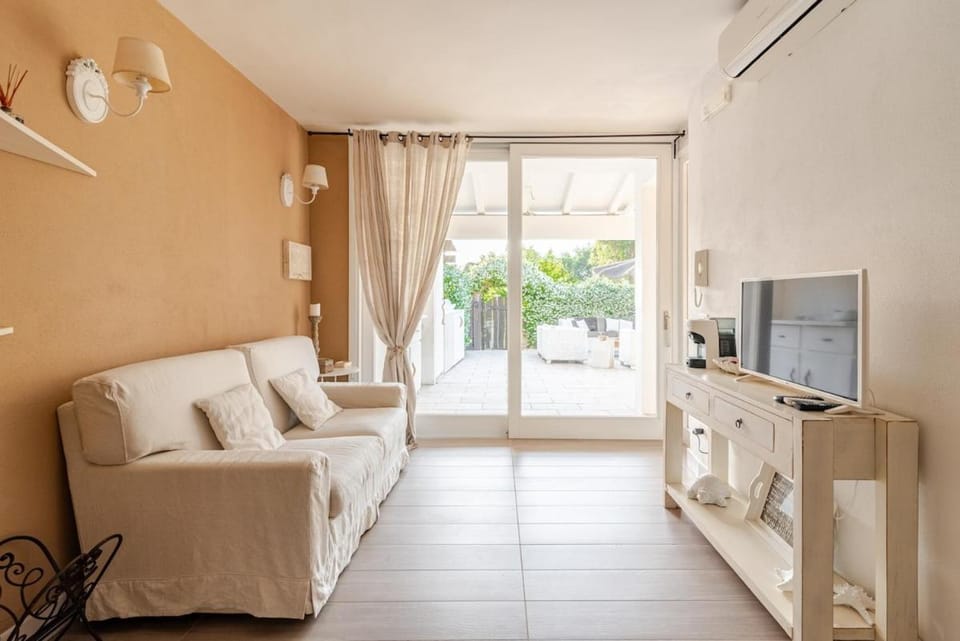 Terrace- Private Parking Design Relax & Comfort Villa in Porto Rotondo