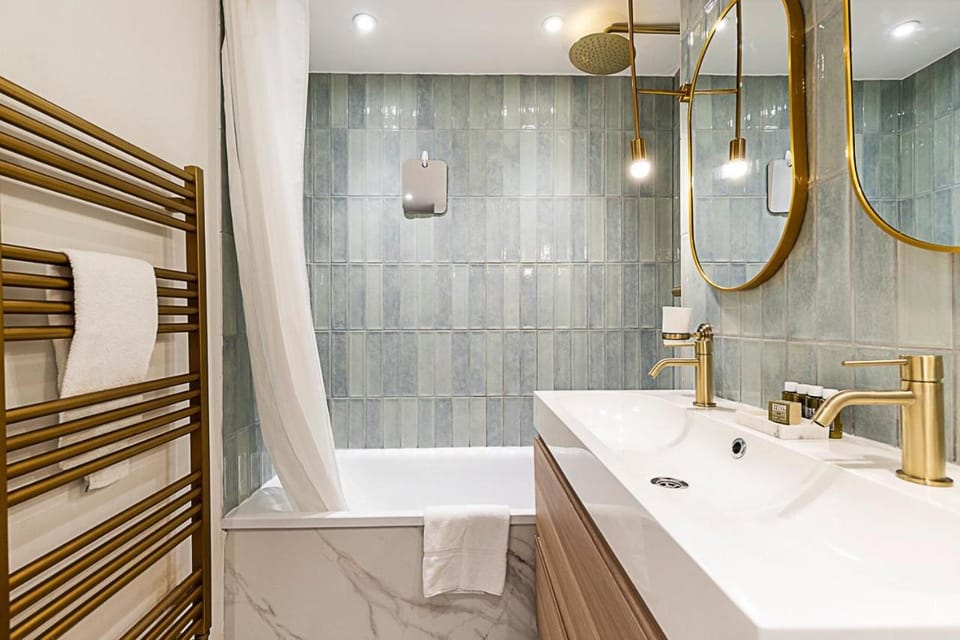 Stylish Islington Garden Flat Sleeps Four Apartment in London Borough of Islington