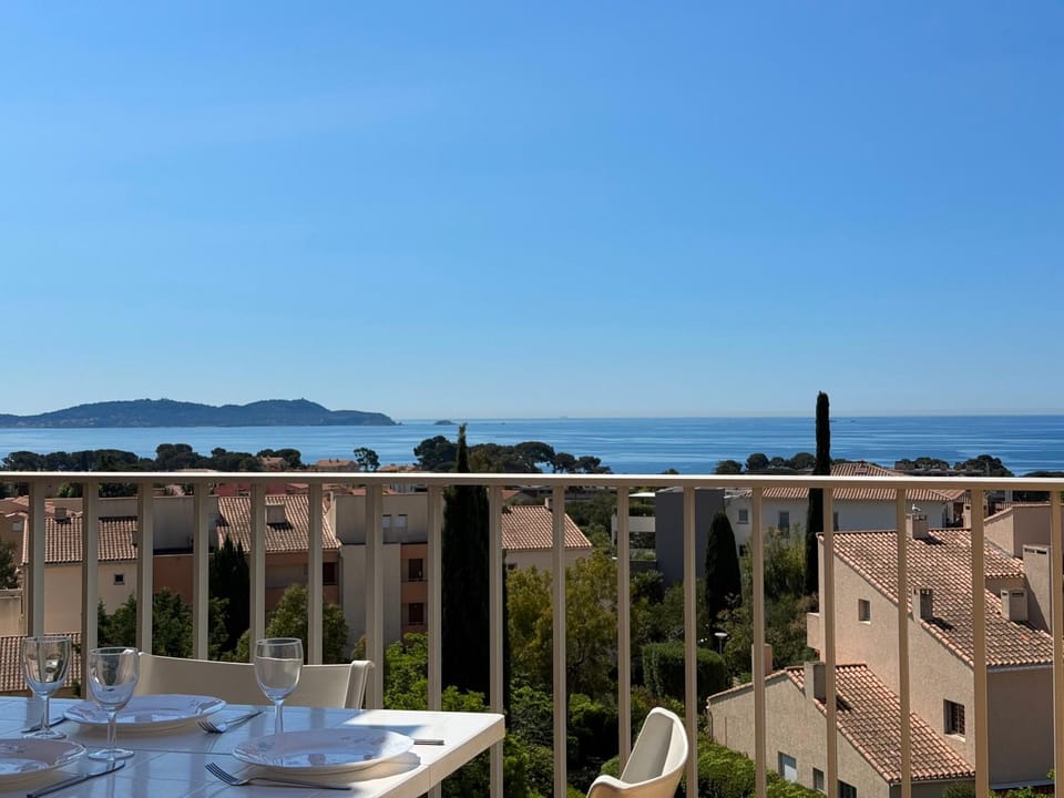Duplex - Piscine - Terrasse Vue Mer Apartment in Hyères