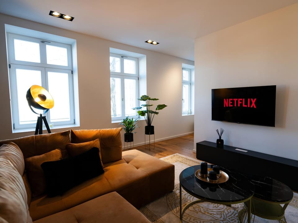 Communal lounge/ TV room, TV and multimedia, Living room