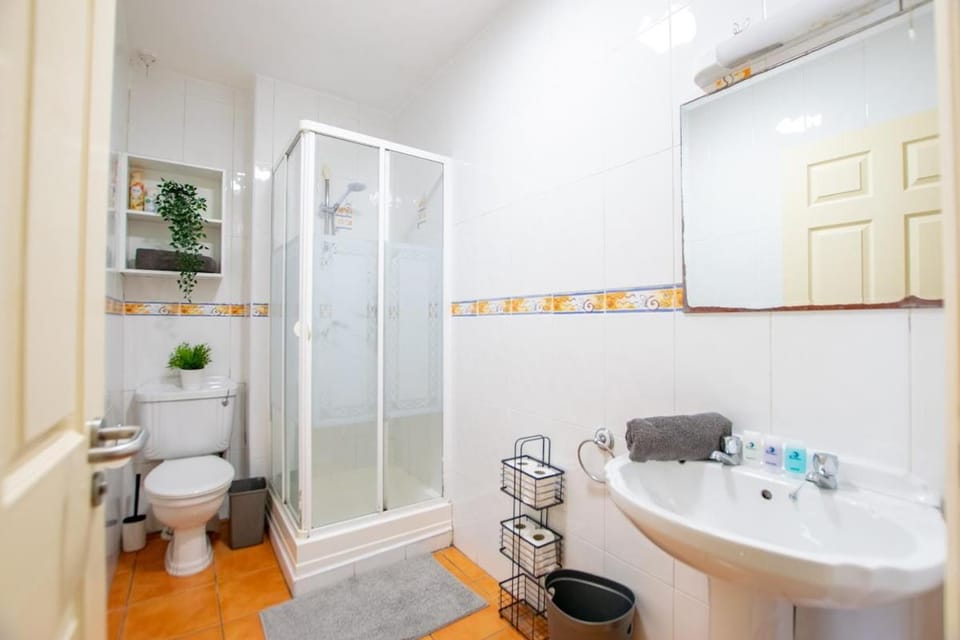 91 - Comfortable Stay in Galway City - Parking House in Galway