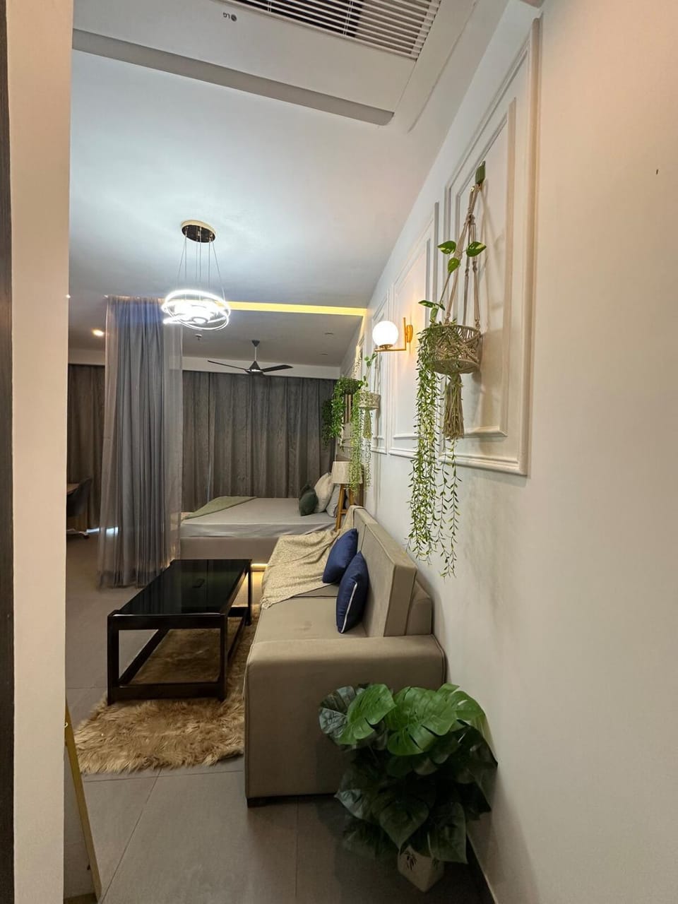 The Castle Green - Supernova Spira, 25th floor Apartment in Noida