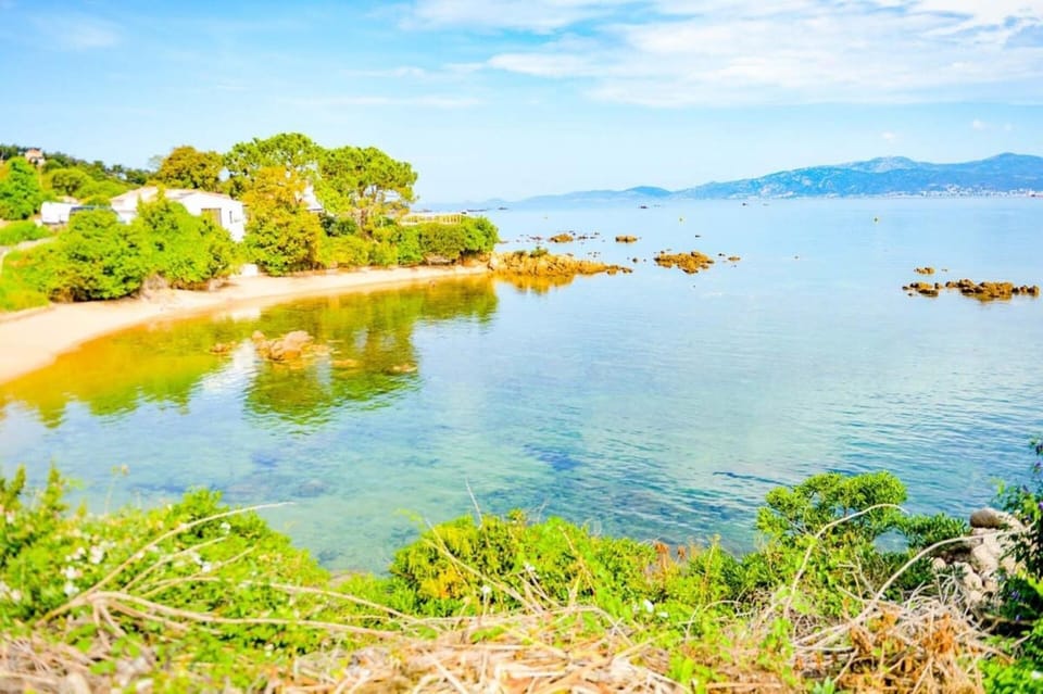 Nearby landmark, Sea view
