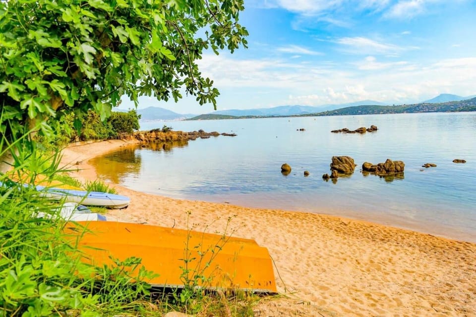 Nearby landmark, Beach