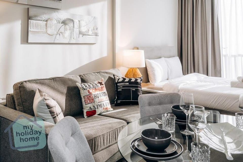 Bed, Living room