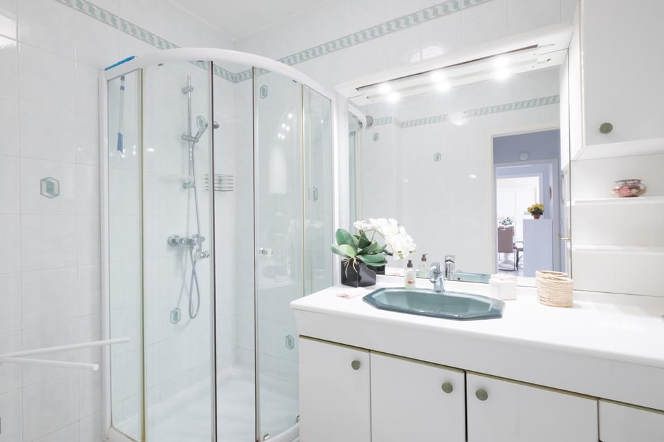 Bathroom, Living room