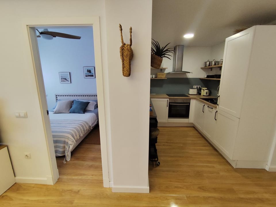 Kitchen or kitchenette, Bedroom