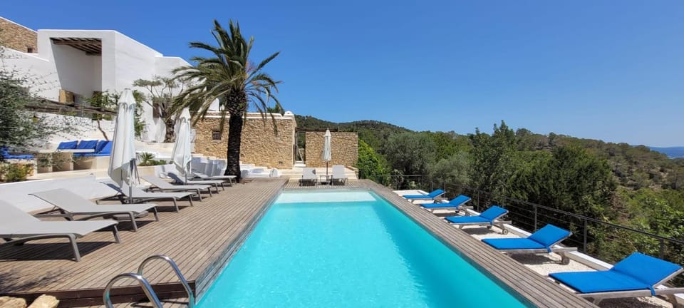 Patio, Natural landscape, Mountain view, Pool view, Swimming pool, sunbed