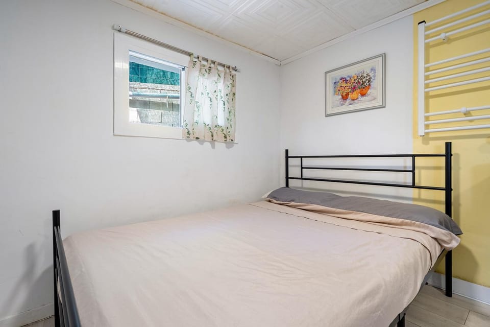 Property building, Living room, Bedroom