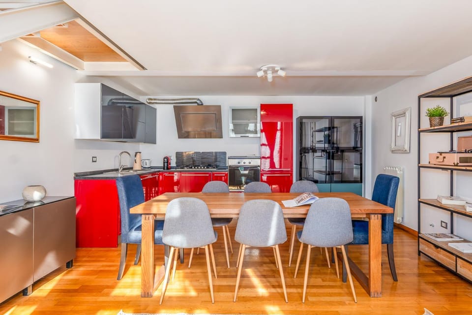 Kitchen or kitchenette, Dining area, dishwasher, oven, stove