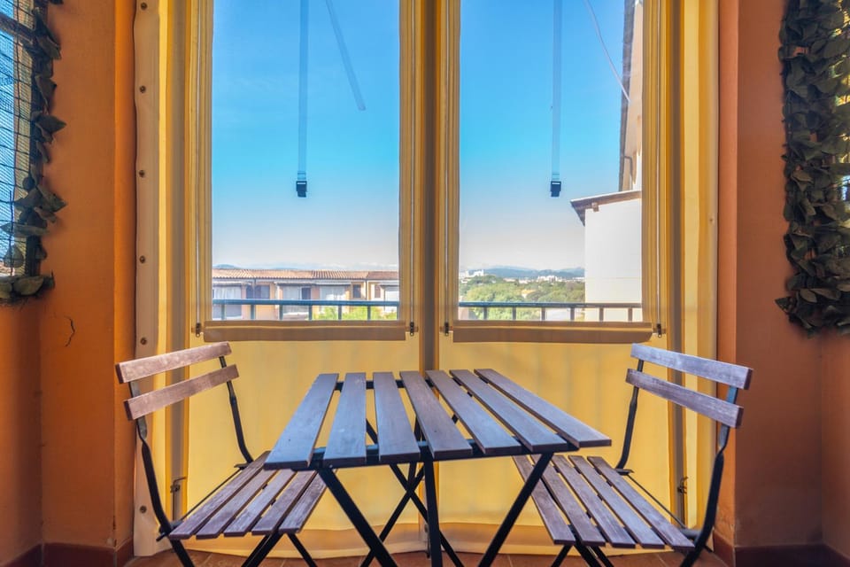View (from property/room), Balcony/Terrace, Dining area