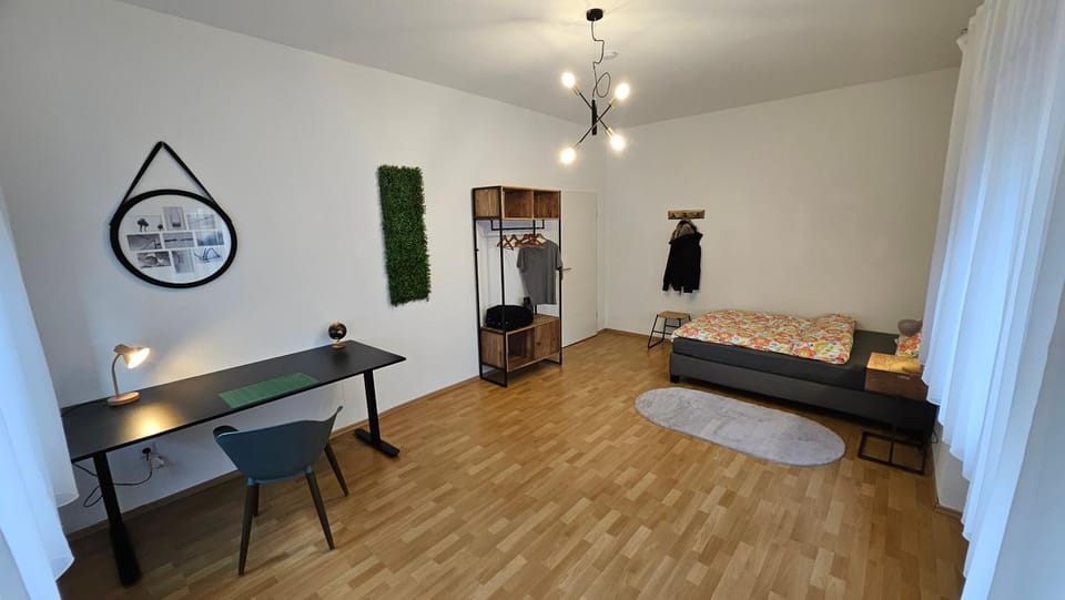 Bed, Living room, Photo of the whole room, Seating area, Bedroom