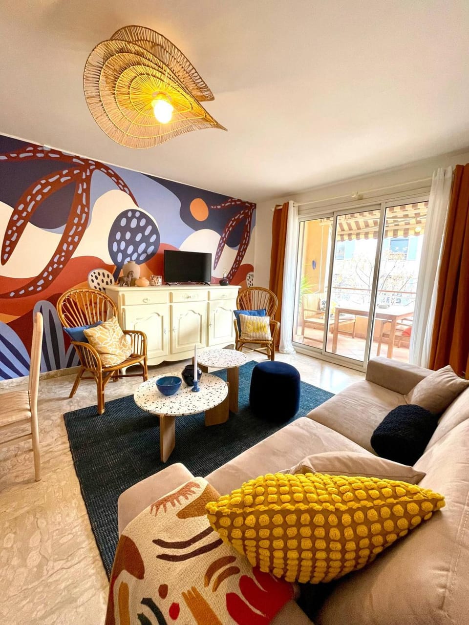 Communal lounge/ TV room, Living room