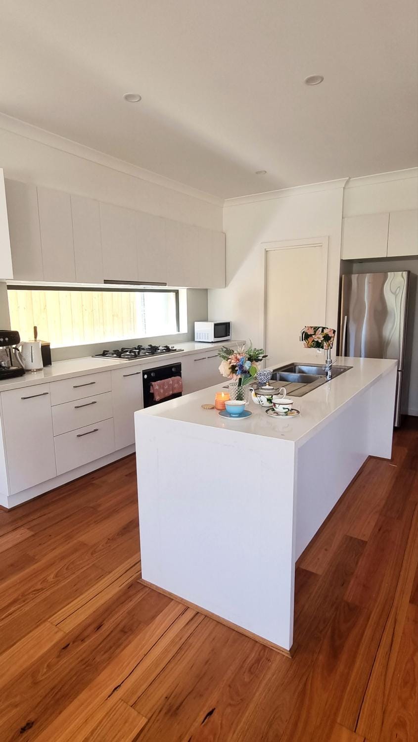 Cozy Room with Private Bathroom Vacation rental in Wheelers Hill