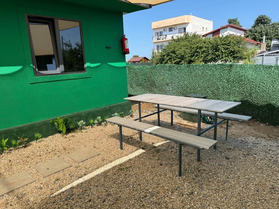 Patio, Dining area