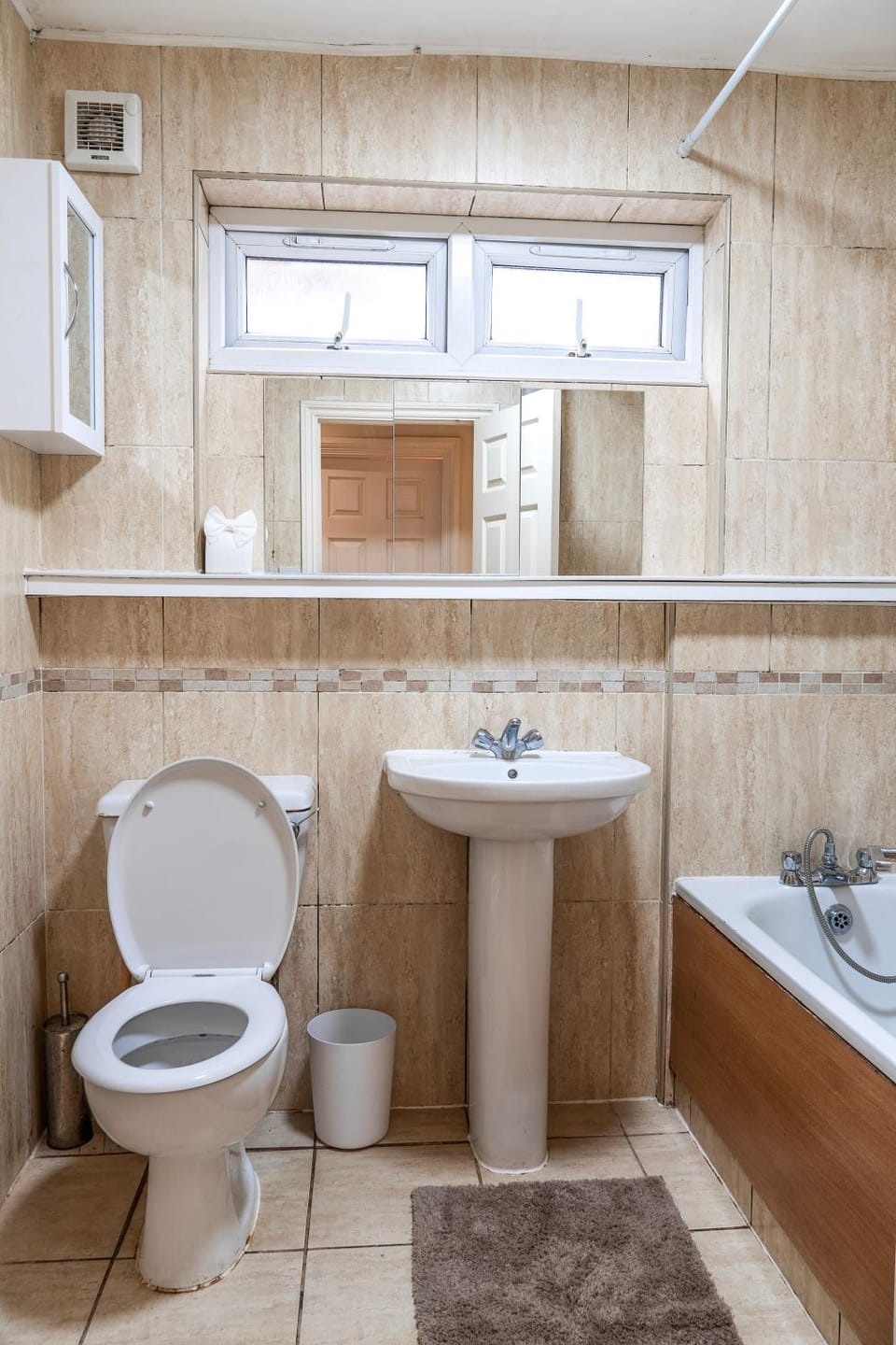 Shower, Toilet, Bathroom, Bath