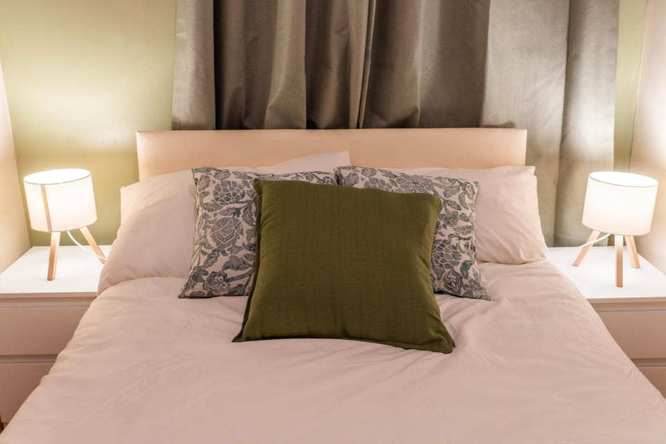 Bed, Bedroom