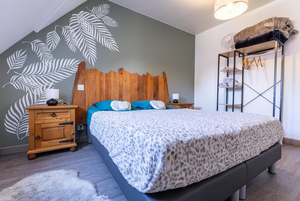 Bed, Bedroom
