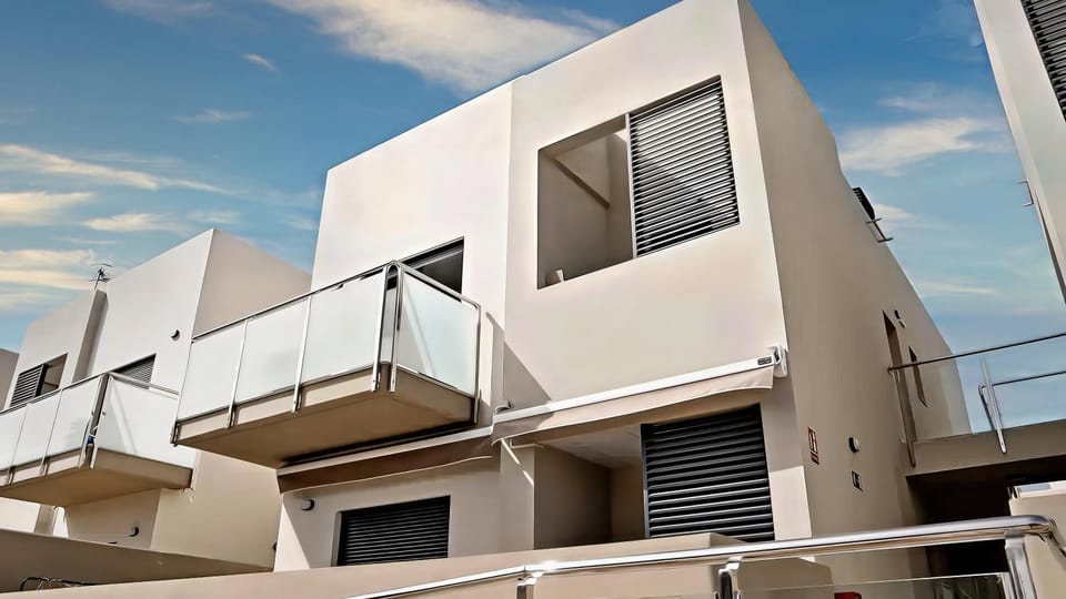 Property building, View (from property/room), Balcony/Terrace