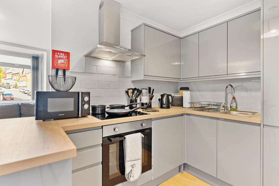 Woodhouse Suite - Centrally located, contractor friendly Apartment in Leeds