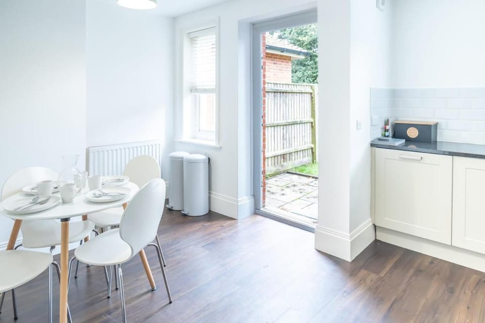 3 bed, gf beachside apartment with parking and garden Apartment in Poole