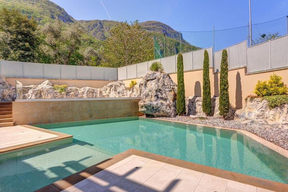 Day, Natural landscape, Mountain view, Pool view, Swimming pool, sunbed