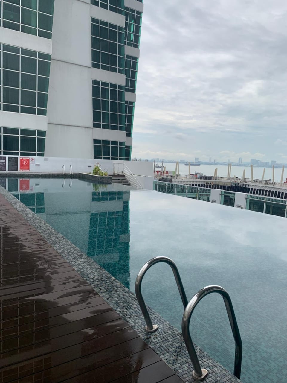 Maritime Suite Sea View Haus by Airrise Apartment in George Town