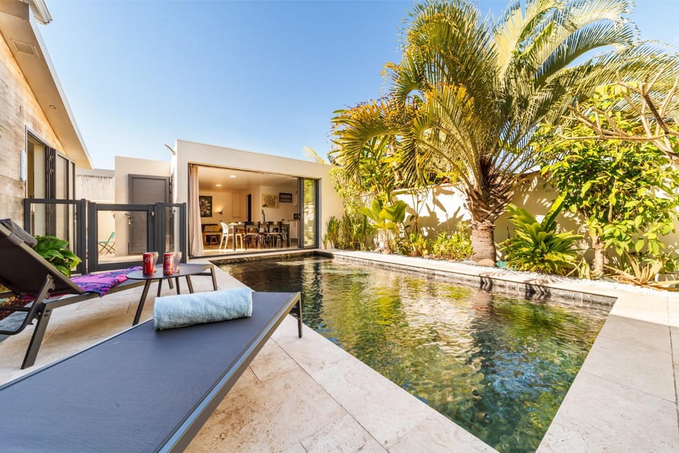 Swimming pool, Swimming pool