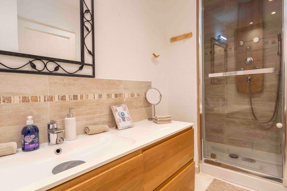 Charming flat, fully equipped, air conditioning, beach only 300m - LA LOGE Apartment in Nice