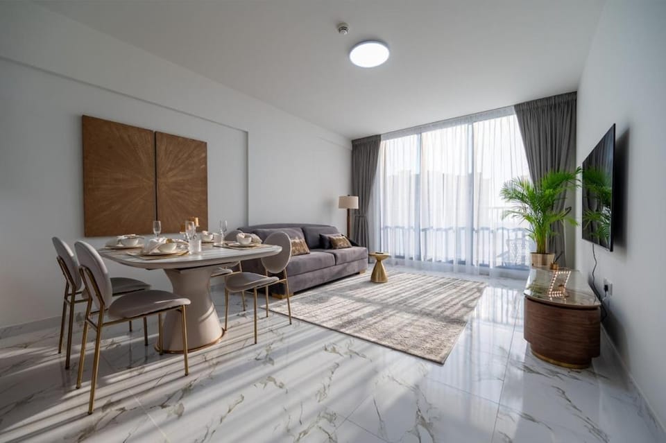 Private Beach 1BR-Yacht Club-Work Space-Pool-Gym Apartment in Ras al Khaimah