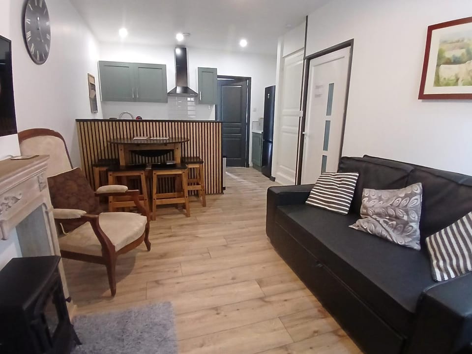 Apartment with a garden Apartment in Moulins