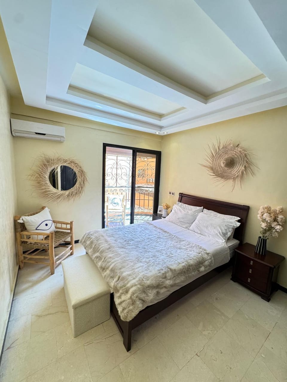 Photo of the whole room, Bedroom, air conditioner