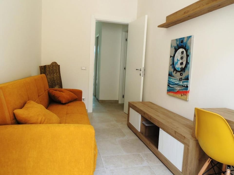 A stone's throw from the sea and garage Apartment in Apulia