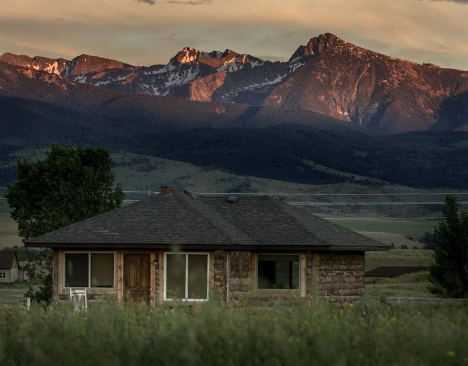 Cozy and Intimate Cabin Rental near Livingston for a Romantic Getaway in Montana Cabin in Livingston