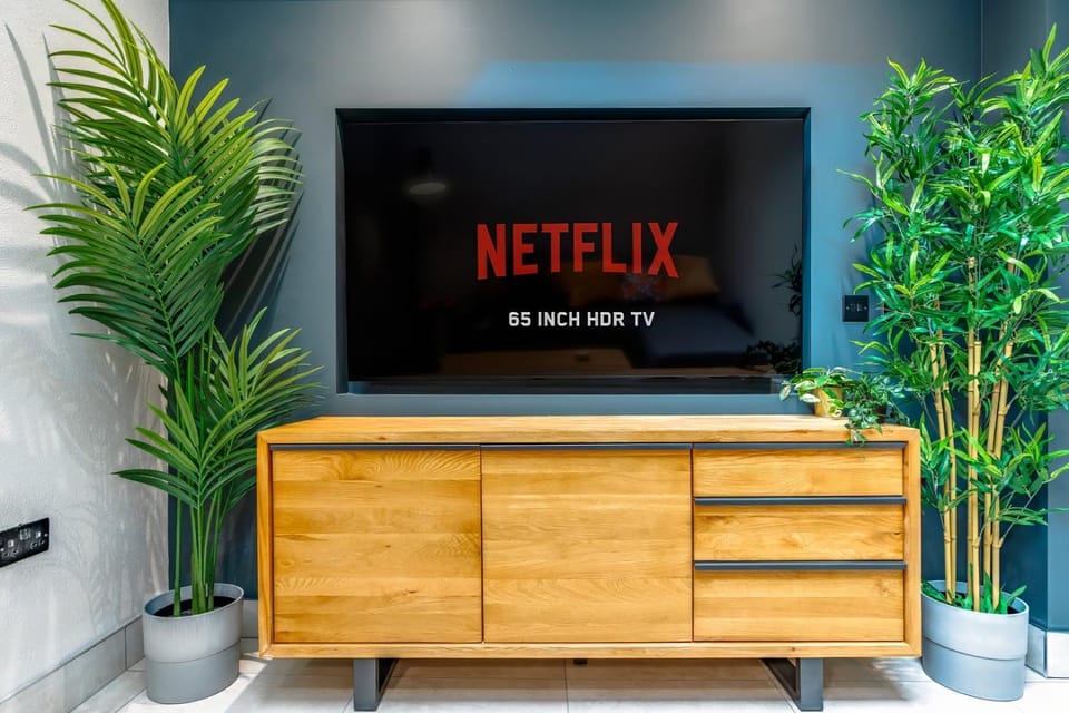 Communal lounge/ TV room, TV and multimedia, Evening entertainment