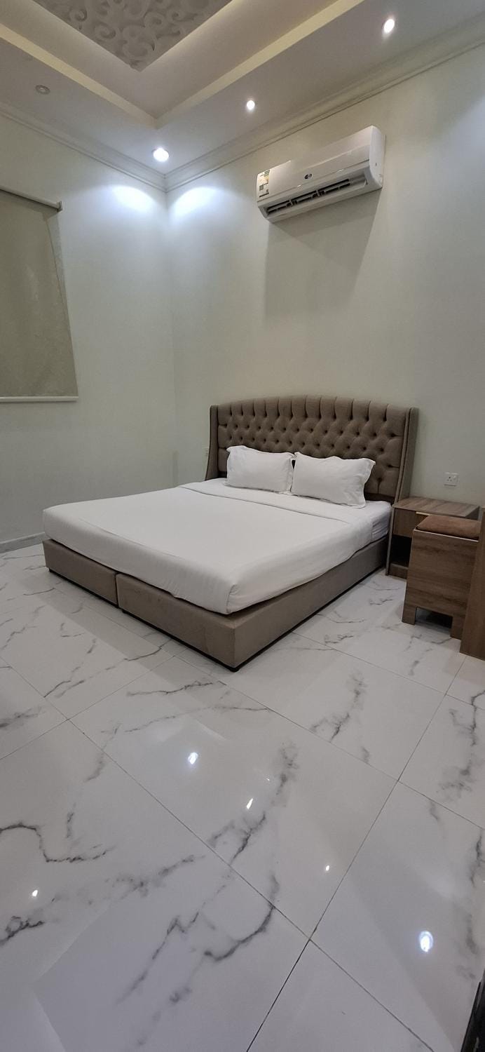 Bed, Bedroom, air conditioner