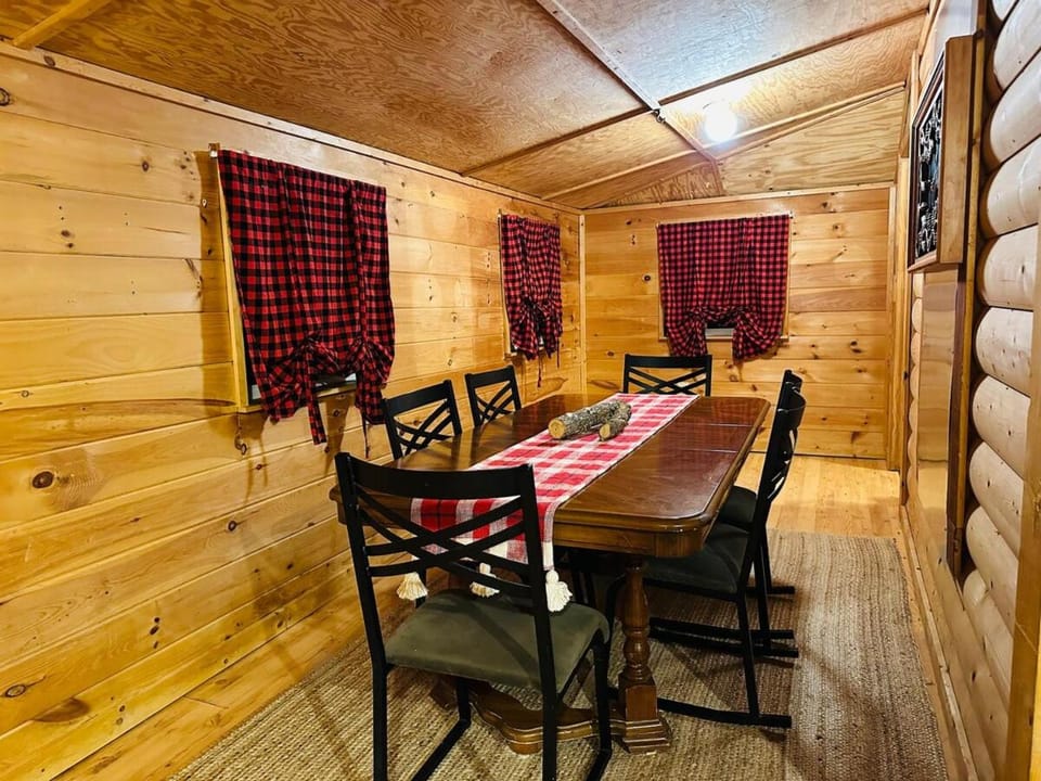Cozy Cabin Hot Tub Gameroom Cabin in Sevier County
