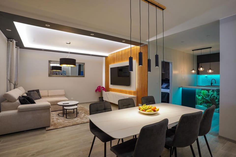 TV and multimedia, Kitchen or kitchenette, Living room, Dining area