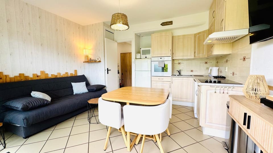 TV and multimedia, Kitchen or kitchenette, Living room, dishwasher, oven
