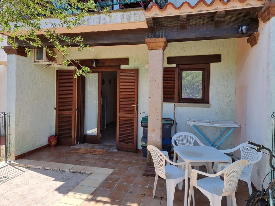 Property building, Patio
