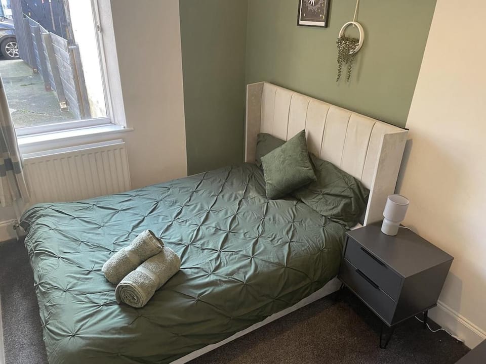 ResiLets - Harrington Gardens - Spacious Apartment! Apartment in Ashington