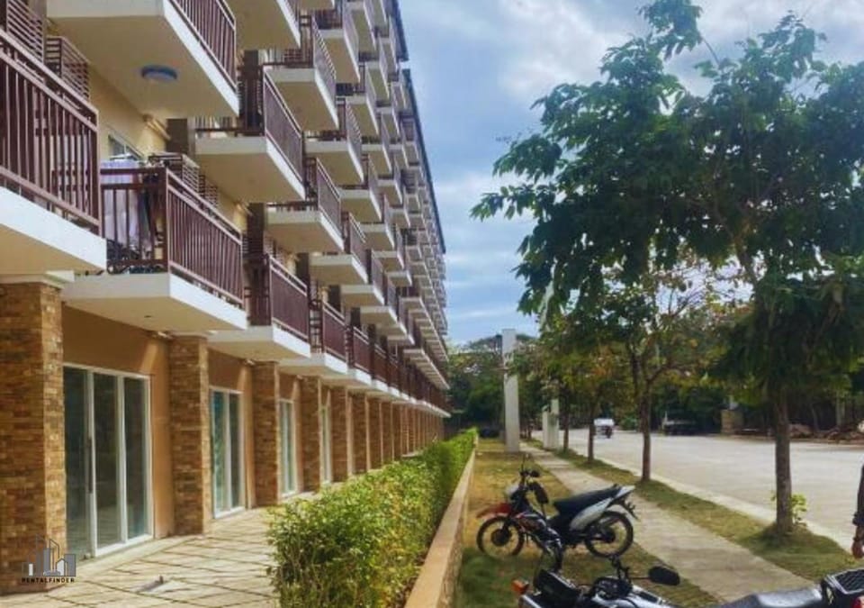 Property building, Day, Neighbourhood, Cycling, Street view
