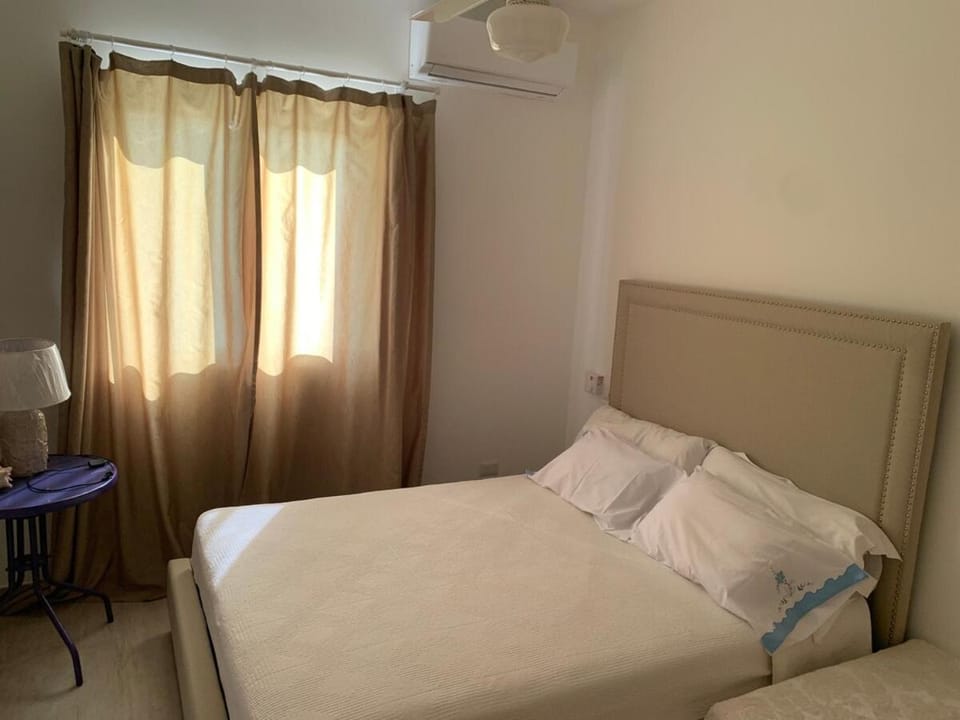 Luxurious spacious 2-bedroom apartment, steps from beach Apartment in Punta Cana